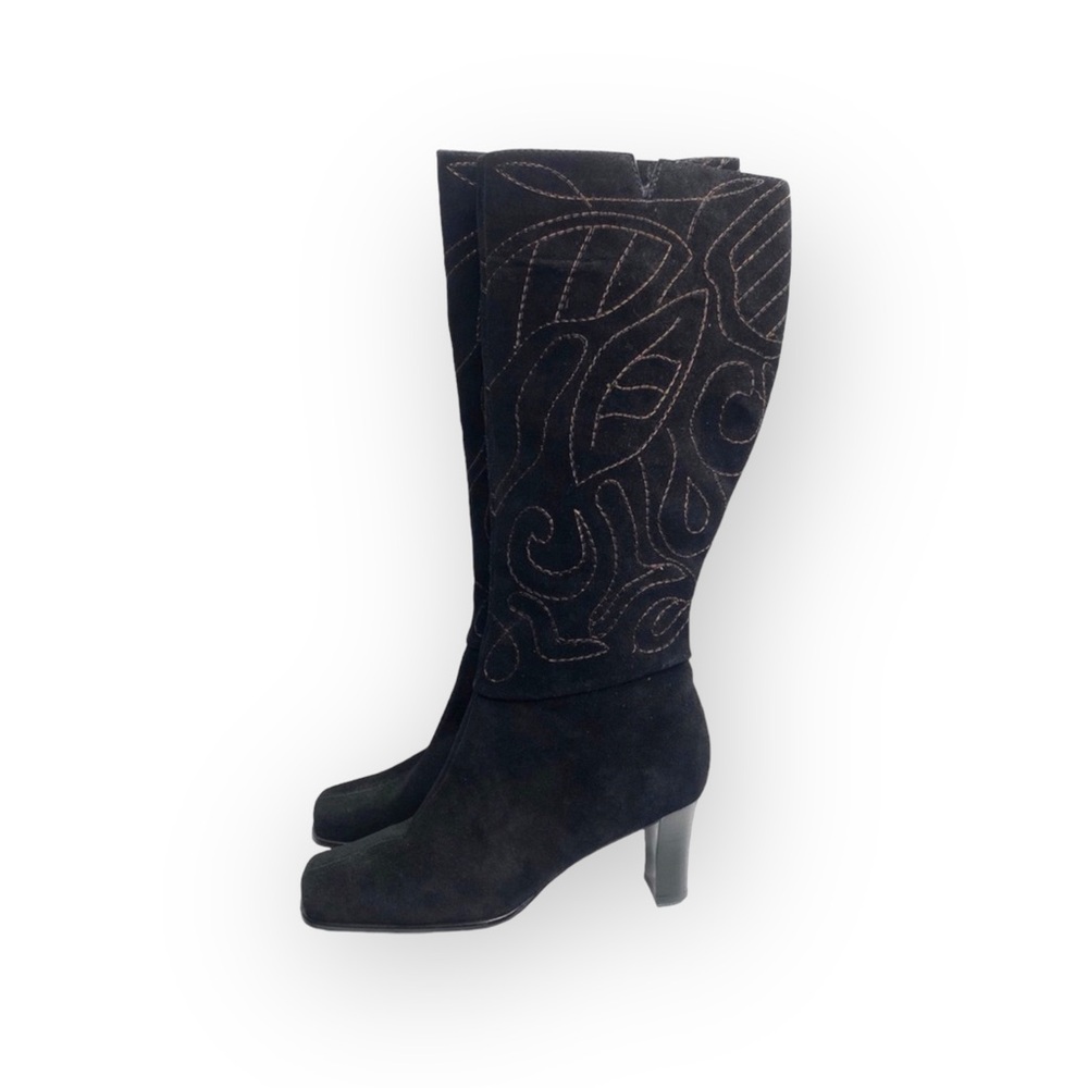 new Chico’s 𑁍 Italia Tall Metallic Embroidery Heeled Boots 𑁍 Black Suede 𑁍 6 - Picture 5 of 16